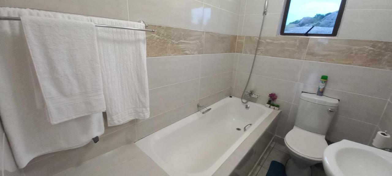 אזולוויני Mdzimba Mountain Lodge מראה חיצוני תמונה